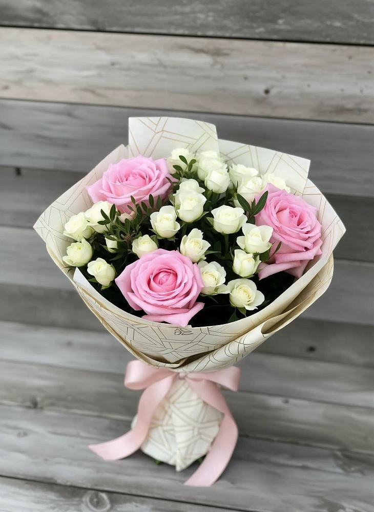 Букет цветов из: Розы в Шарахалсуне