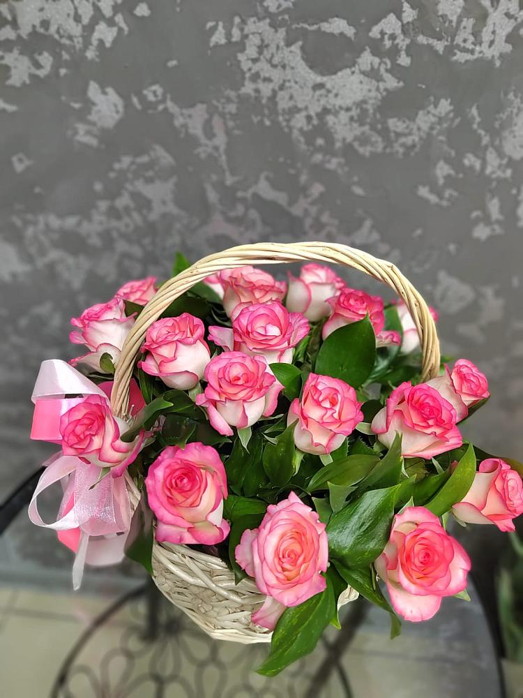 Цветочная композиция из Розы в корзине в Шарахалсуне
