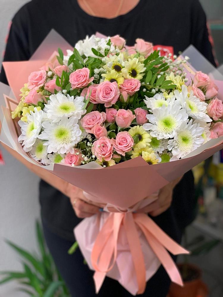 Букет цветов из: Розы и Хризантемы в Шарахалсуне