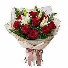 Букет цветов из:  Лилии и Розы в Шарахалсуне