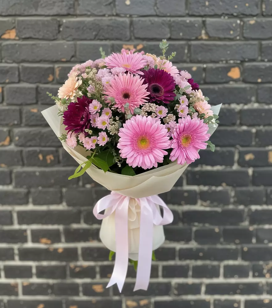 Букет цветов из: Герберы и Хризантемы в Шарахалсуне