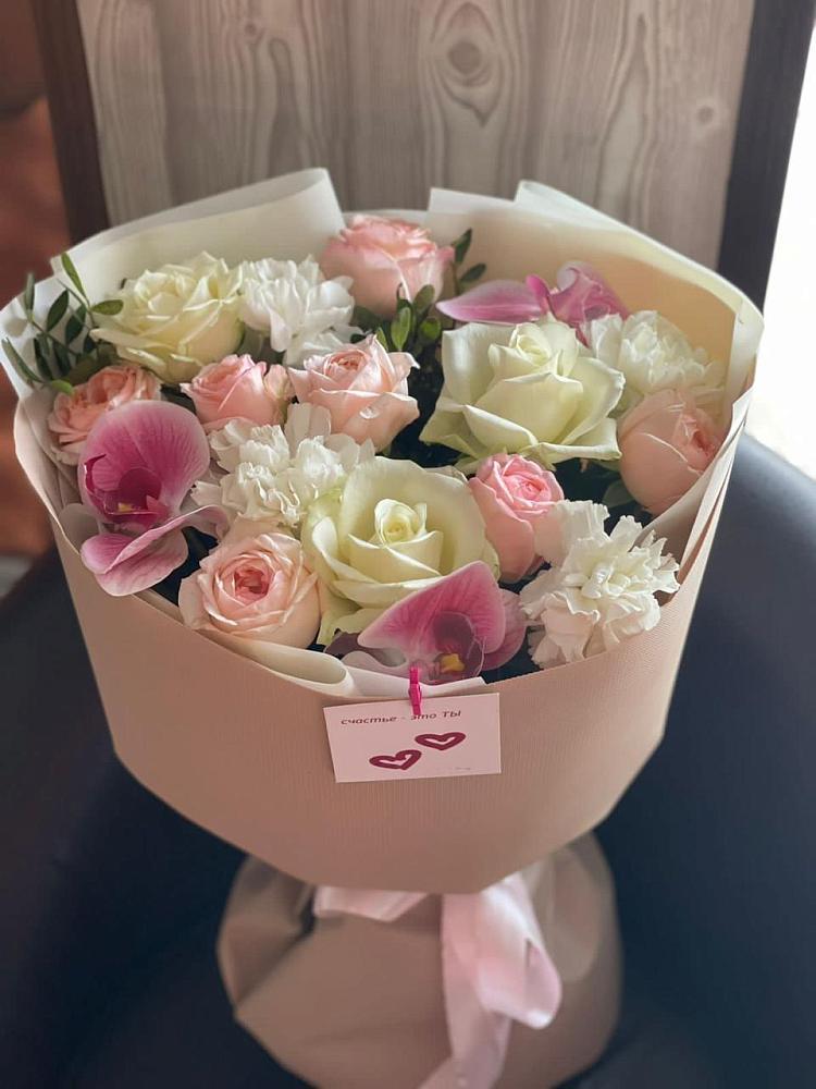 Букет цветов из: Орхидеи, Розы и Гвоздики в Шарахалсуне