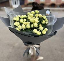 Букет Белые кустовые розы Солинеро в Шарахалсуне