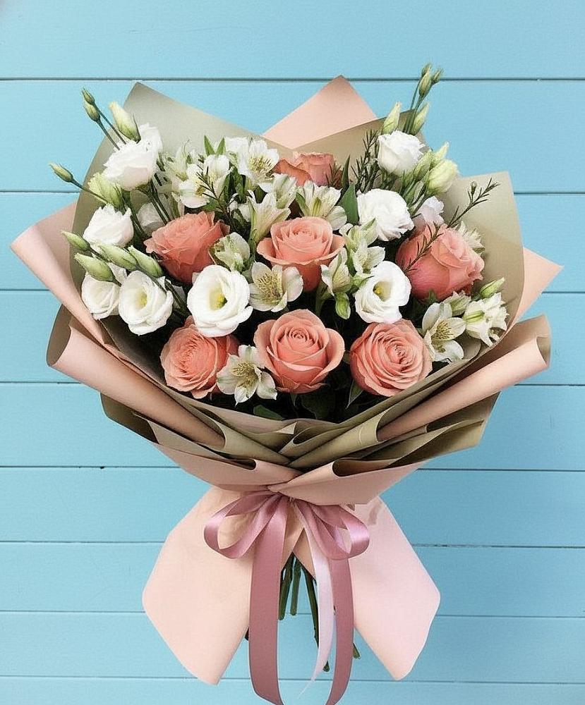 Букет цветов из: Розы, Альстромерии и Лизиантусы в Шарахалсуне