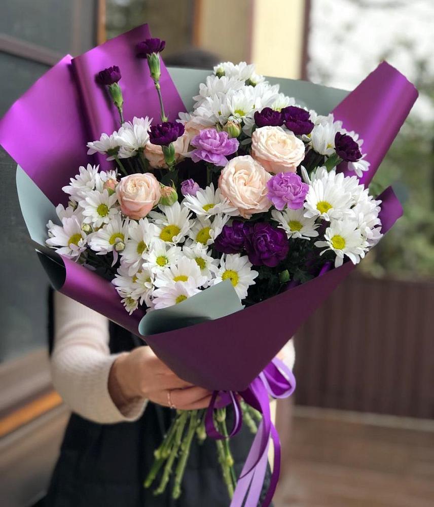 Букет цветов из: Хризантемы, Гвоздики и Розы в Шарахалсуне