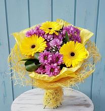 Букет цветов из:  Хризантемы и Герберы в Шарахалсуне