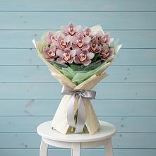 Букет цветов из:  Орхидеи и Розы в Шарахалсуне