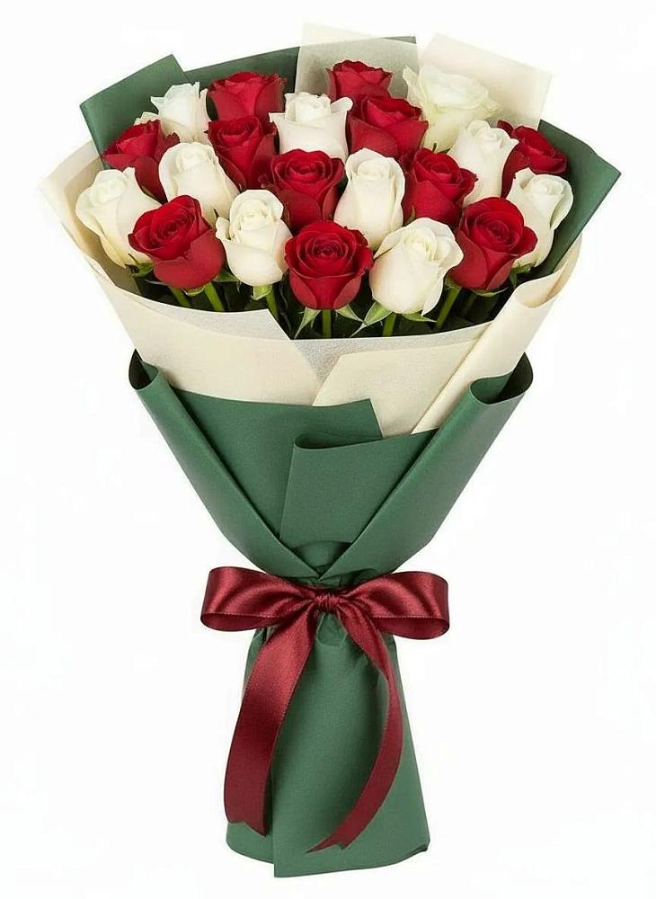 Букет Микс из красных и белых роз в Шарахалсуне