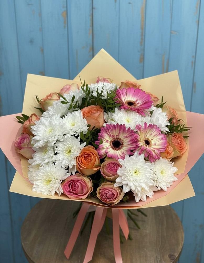 Букет цветов из: Розы, Герберы и Хризантемы в Шарахалсуне