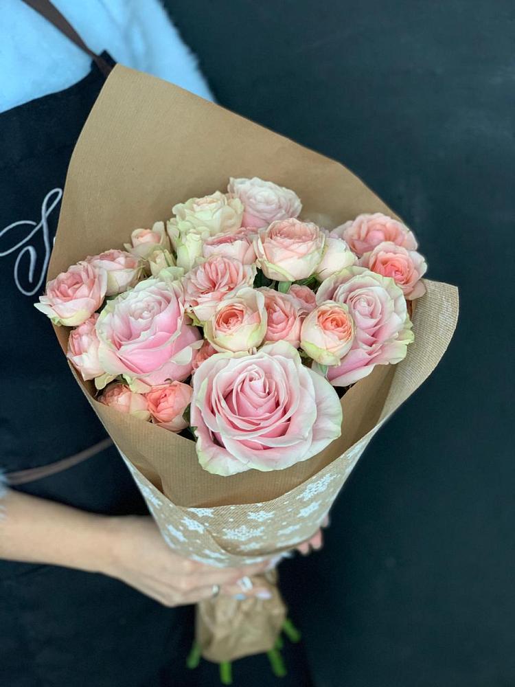 Букет цветов из: Хризантемы и Розы в Шарахалсуне