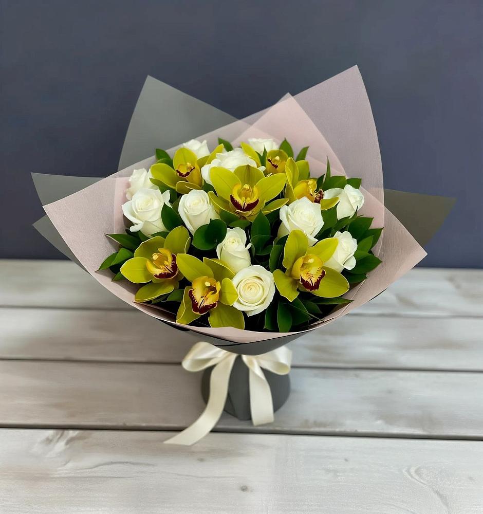 Букет цветов из: Орхидеи и Розы в Шарахалсуне