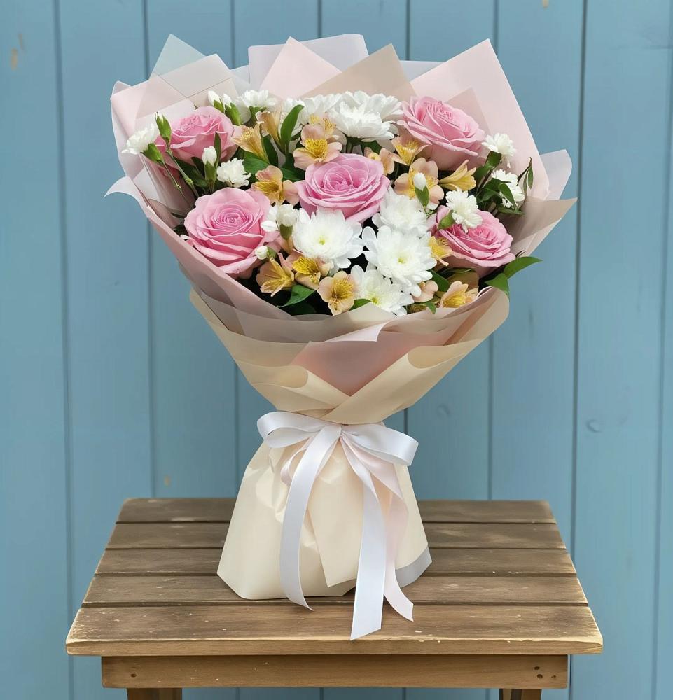 Букет цветов из: Гвоздики, Орхидеи и Розы в Шарахалсуне