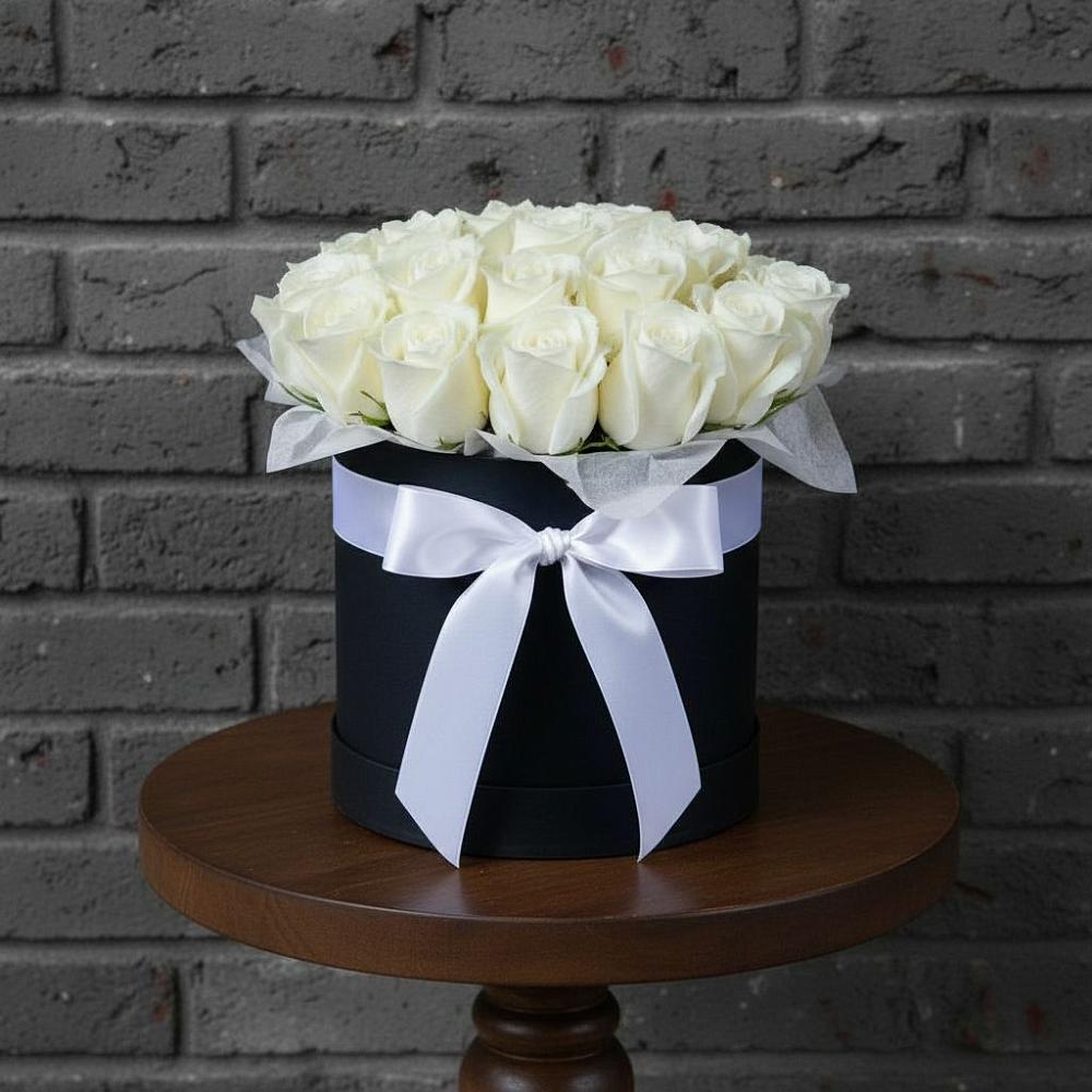 Цветочная композиция из Розы в шляпной коробке в Шарахалсуне