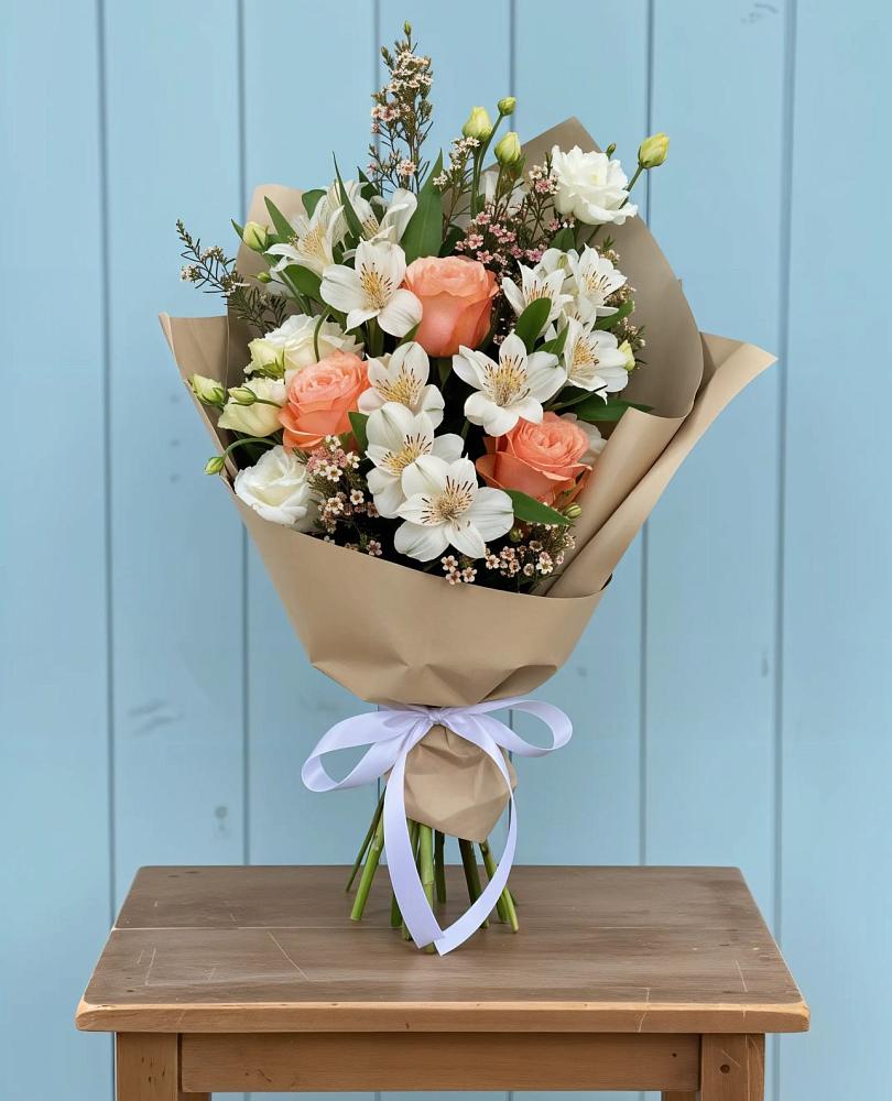 Букет цветов из: Альстромерии, Лизиантусы, Розы и Хризантемы в Шарахалсуне